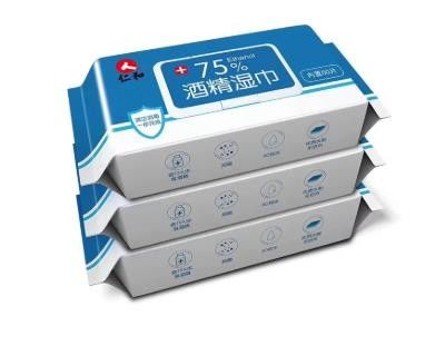 Mano che pulisce le strofinate non tessute dell'alcool del commestibile di 75%